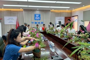 Lông mày rậm cuối cùng biểu hiện xuất sắc! James: Tôi không ngạc nhiên khi thấy anh ấy chơi như vậy.